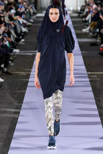 Look 25